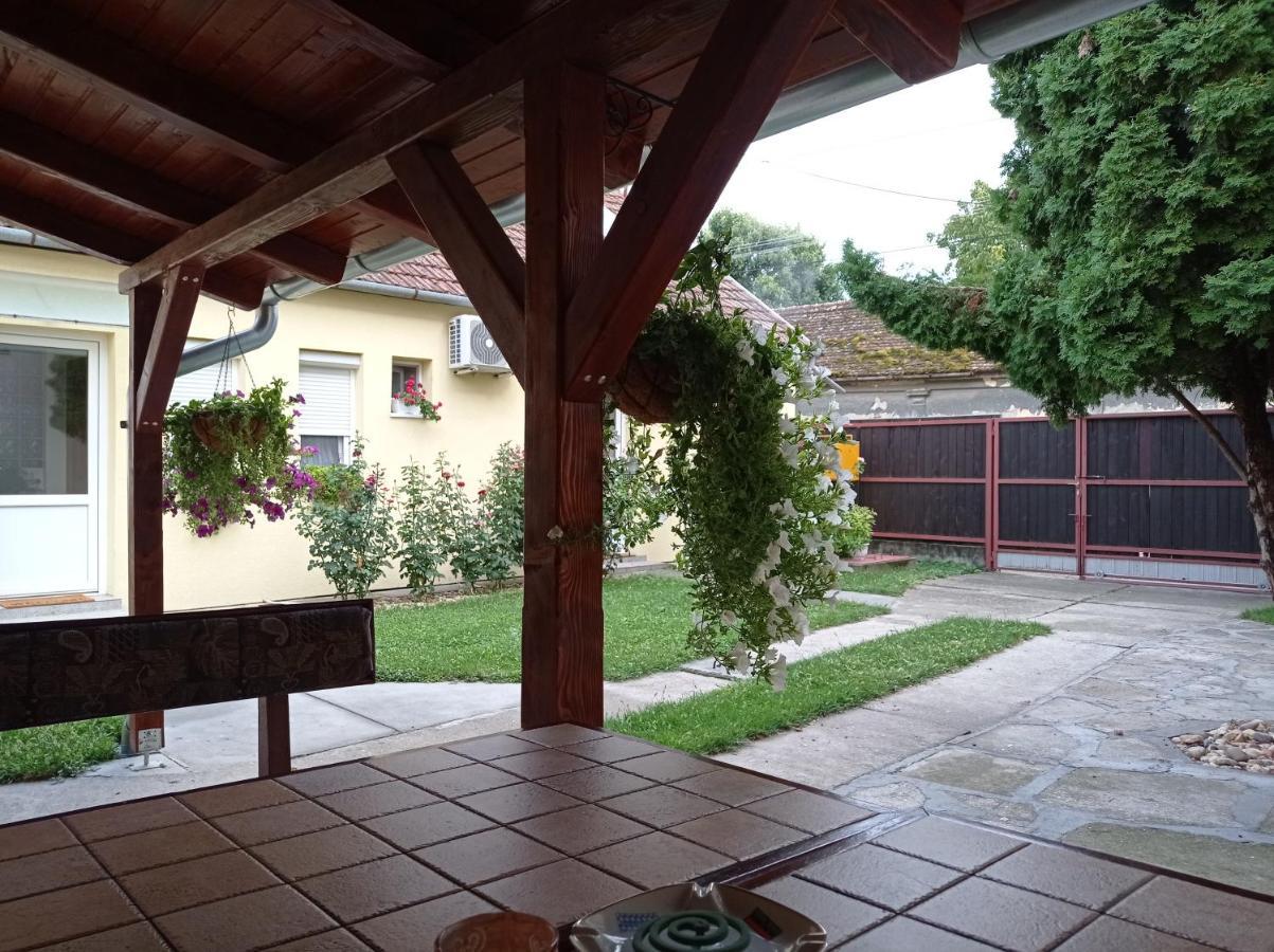 Senta Apartman Ady 6 מראה חיצוני תמונה